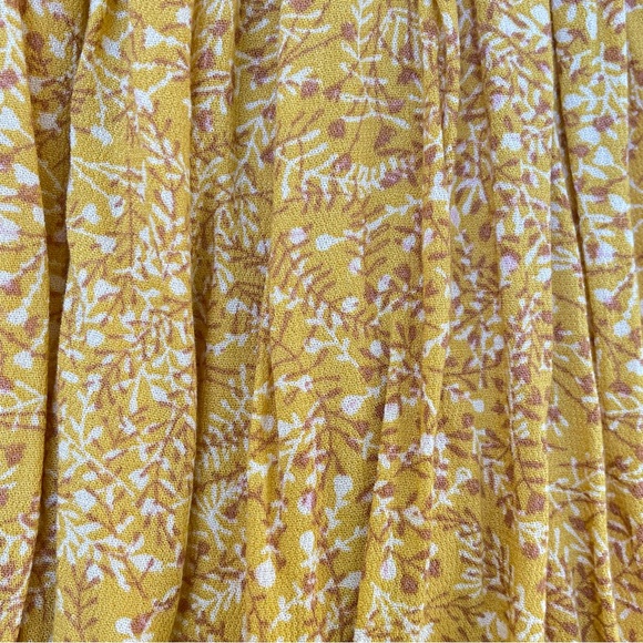 NWOT Old Navy mustard floral midi dress size Medium. Small pleating  on chest. - Picture 4 of 9